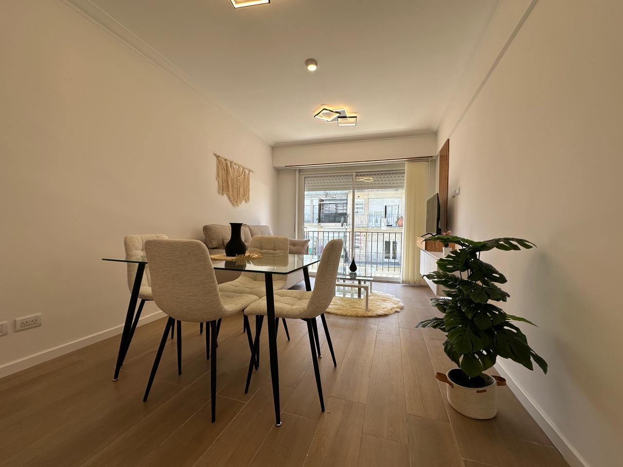 Departamento en Venta 2 ambientes a la calle con balcón
