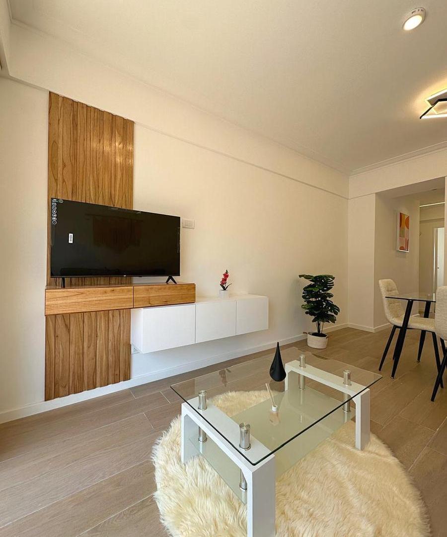 Foto de Departamento en Venta 2 ambientes a la calle con balcón, imagen 4