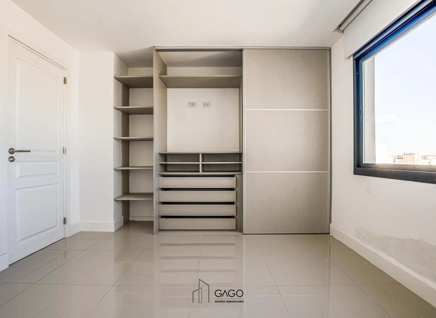 Departamento 2 ambientes Plaza Mitre 3