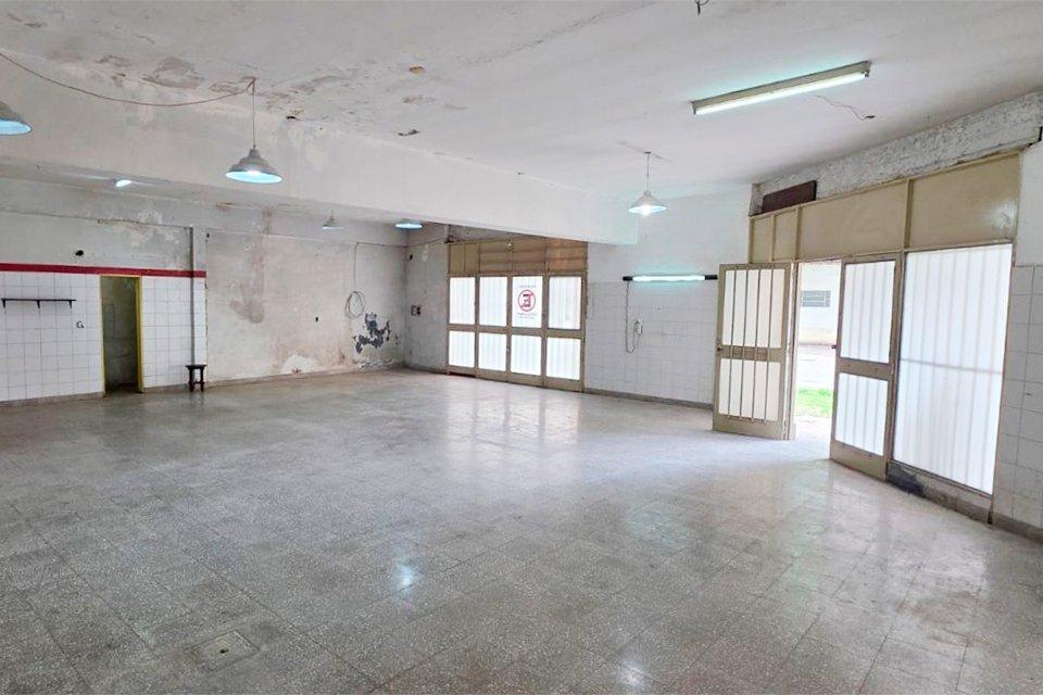 Foto de AMPLIO LOCAL COMERCIAL PUEYRREDÓN ESQ. COMODORO RIVADAVIA, imagen 5