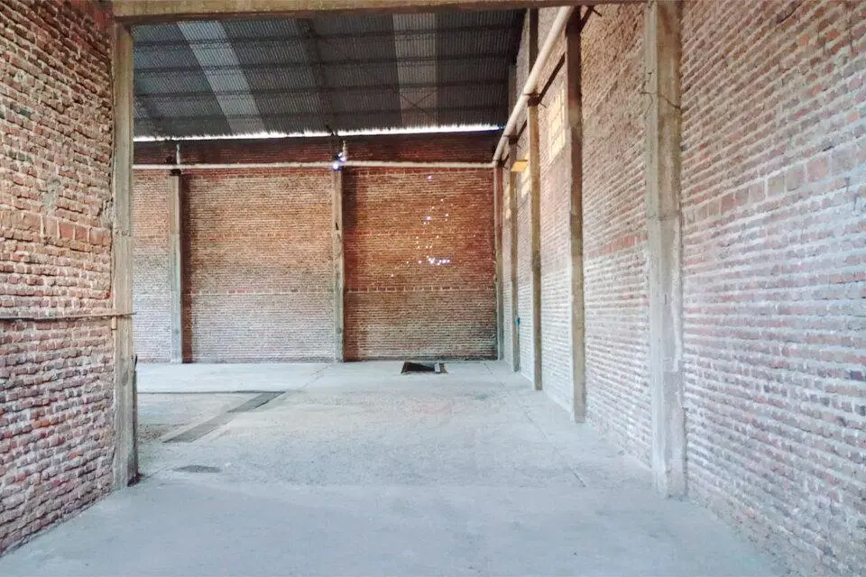 AMPLIO GALPON COMERCIAL IDEAL INGRESO VEHICULAR OLEGARIO V. ANDRADE 2435 3
