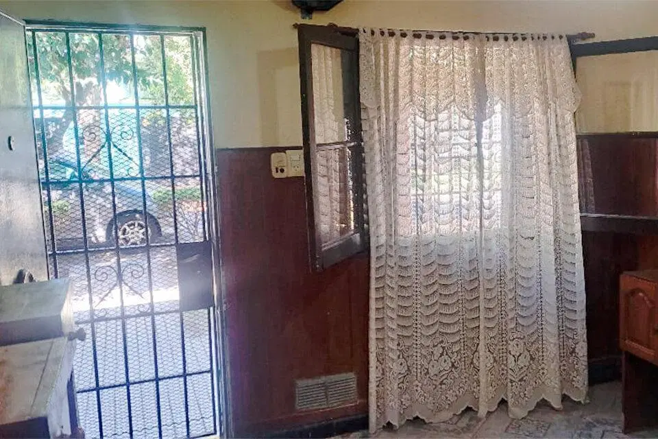 HERMOSA CASA 2 DORMITORIOS CON PATIO OLEGARIO V. ANDRADE 2334 4