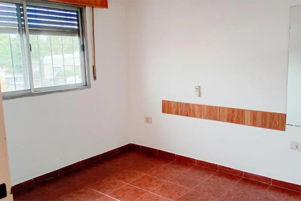HERMOSA CASA PLANTA ALTA 1 DORMITORIO CON COCHERA BARCELONA Y AV. URIBURU 4