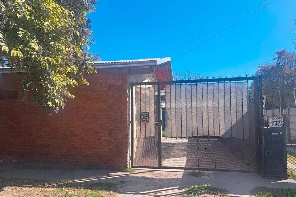 HERMOSA CASA 2 DORMITORIOS CON PATIO EN PUEBLO ESTHER 3