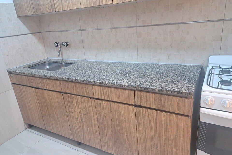 Foto de CASA 2 DORMITORIOS CON ESPACIO PARA VEHICULO Y PARRILLERO GUTIERREZ 2517, imagen 4