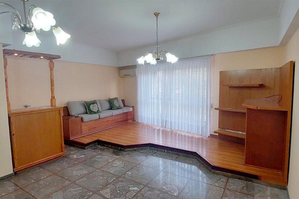 Foto de HERMOSA CASA EN PLANTA ALTA 2 DORMITORIOS CON BALCON OV. LAGOS 4707, imagen 2