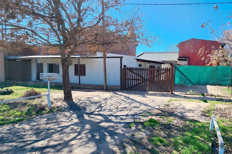 Foto de HERMOSA CASA 3 DORMITORIOS CON PILETA EN PUEBLO ESTHER, imagen 4