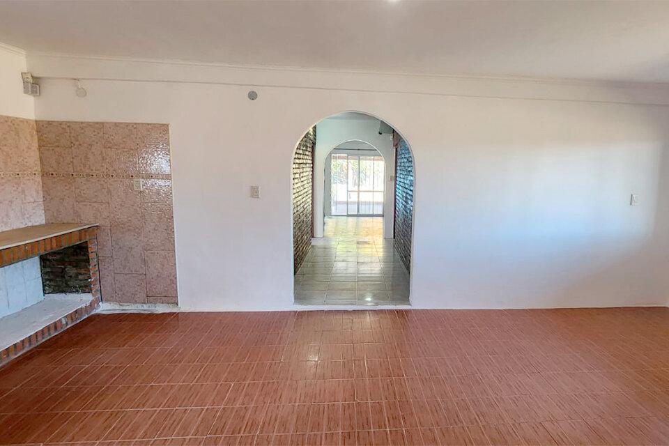 Foto de HERMOSA CASA 3 DORMITORIOS CON PILETA EN PUEBLO ESTHER, imagen 5