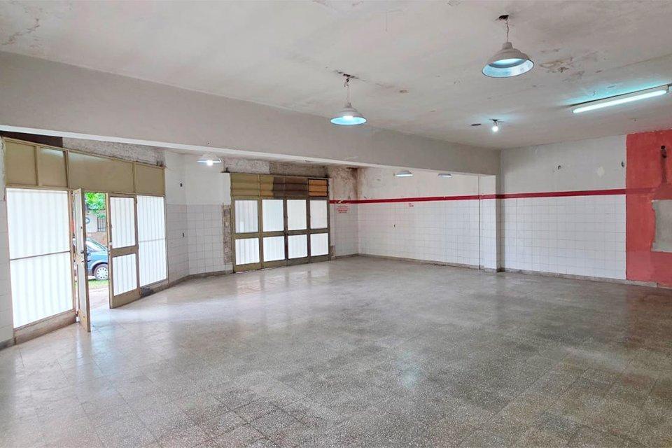 Foto de AMPLIO LOCAL COMERCIAL PUEYRREDÓN ESQ. COMODORO RIVADAVIA, imagen 5
