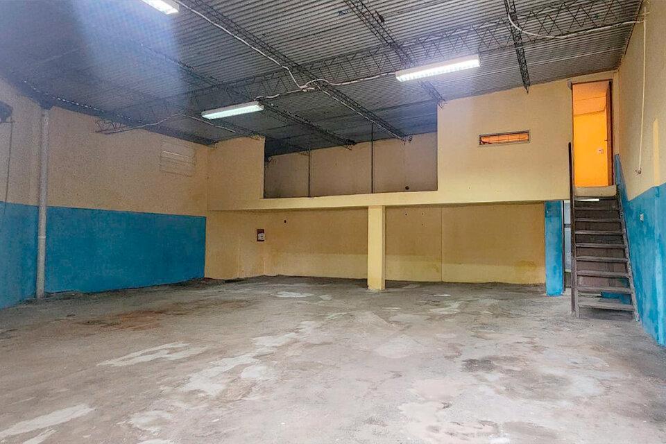 Foto de VERSATIL GALPON / SALON COMERCIAL CABILDO Y AV. SAN MARTIN, imagen 4