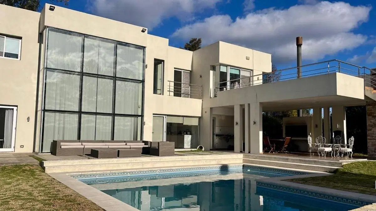 ALQUILER Country San Diego | Casa de categoría 7 ambientes con piscina | Se alquila amueblada 1