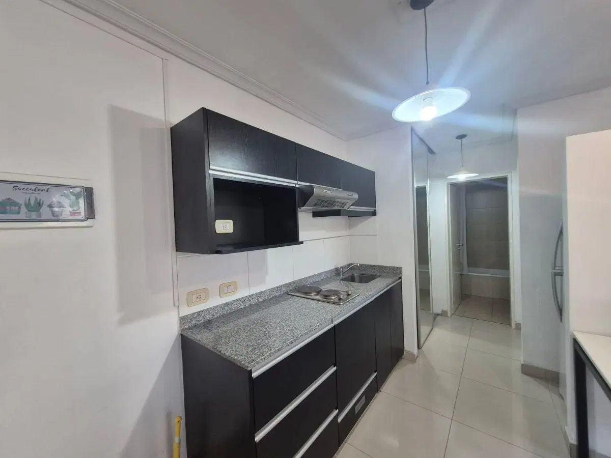 ALQUILER | Amplio Monoambiente de categoría en Morón con Balcon | Apto profesional 2