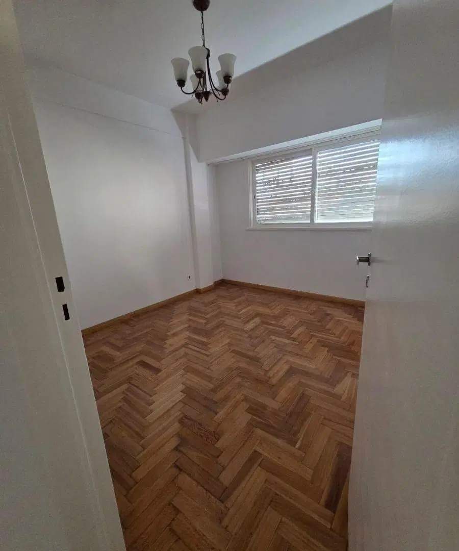 ALQUILER AMPLIO DEPARTAMENTO DE 5 AMBIENTES EN PLENO CENTRO DE RAMOS MEJÍA NORTE 8