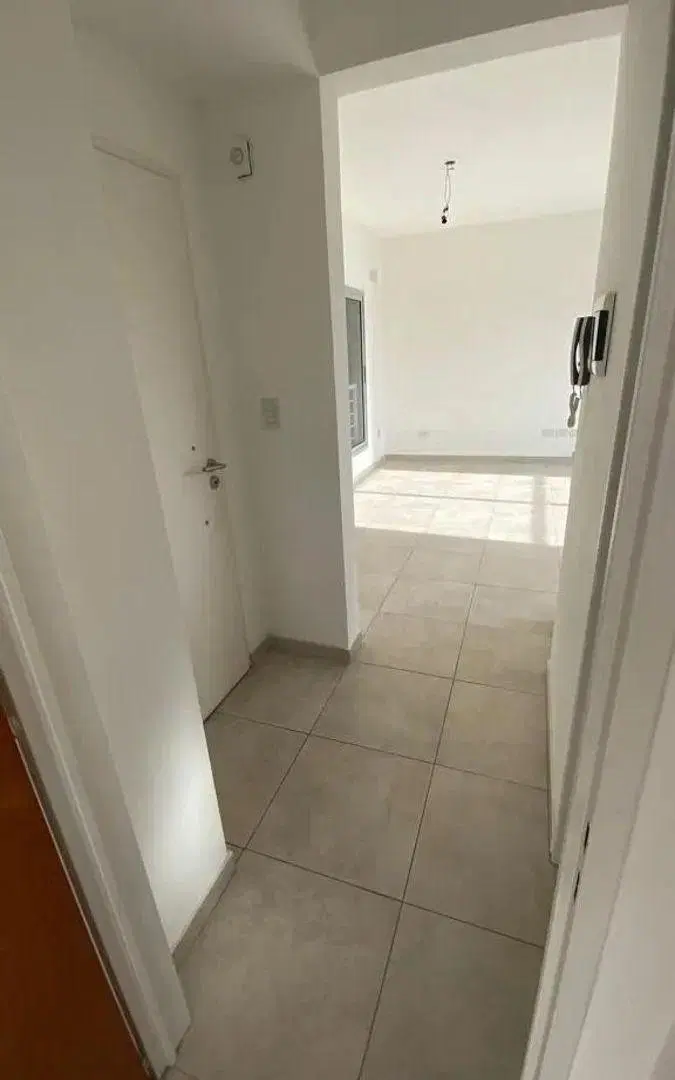 ALQUILER DEPARTAMENTO 2 AMBIENTES CON COCHERA, BALCÓN Y TERRAZA PROPIA – MORON 3