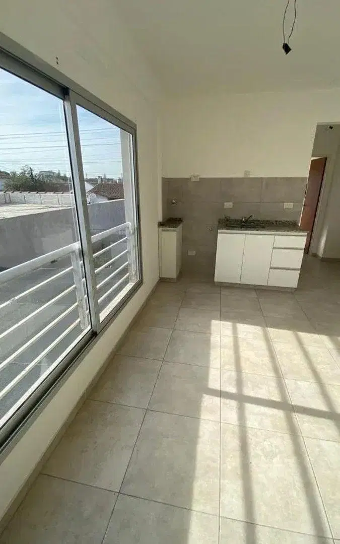 ALQUILER DEPARTAMENTO 2 AMBIENTES CON COCHERA, BALCÓN Y TERRAZA PROPIA – MORON 5