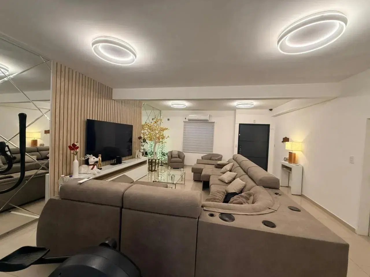 Casa en Alquiler 5 Ambientes con Jardín, Cochera Doble y Escritorio - Ramos Mejía Centro 2
