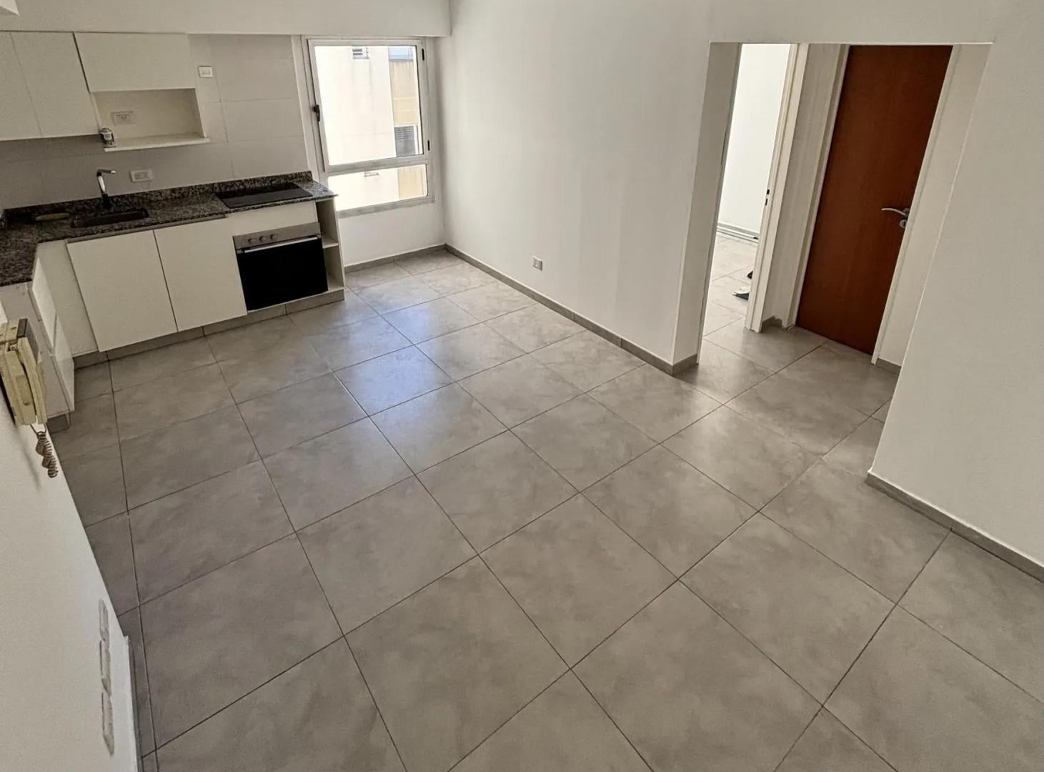 Foto de ALQUILER | DEPARTAMENTO 2 AMBIENTES – MORÓN, imagen 1