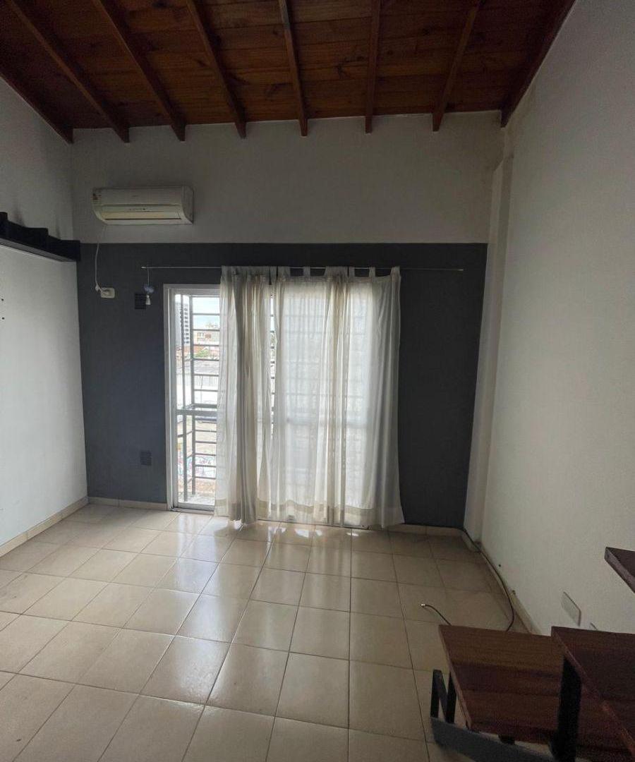 Foto de Alquiler en Morón monoambiente con entrepiso, imagen 1