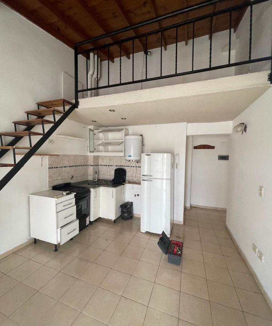 Foto de Alquiler en Morón monoambiente con entrepiso, imagen 3