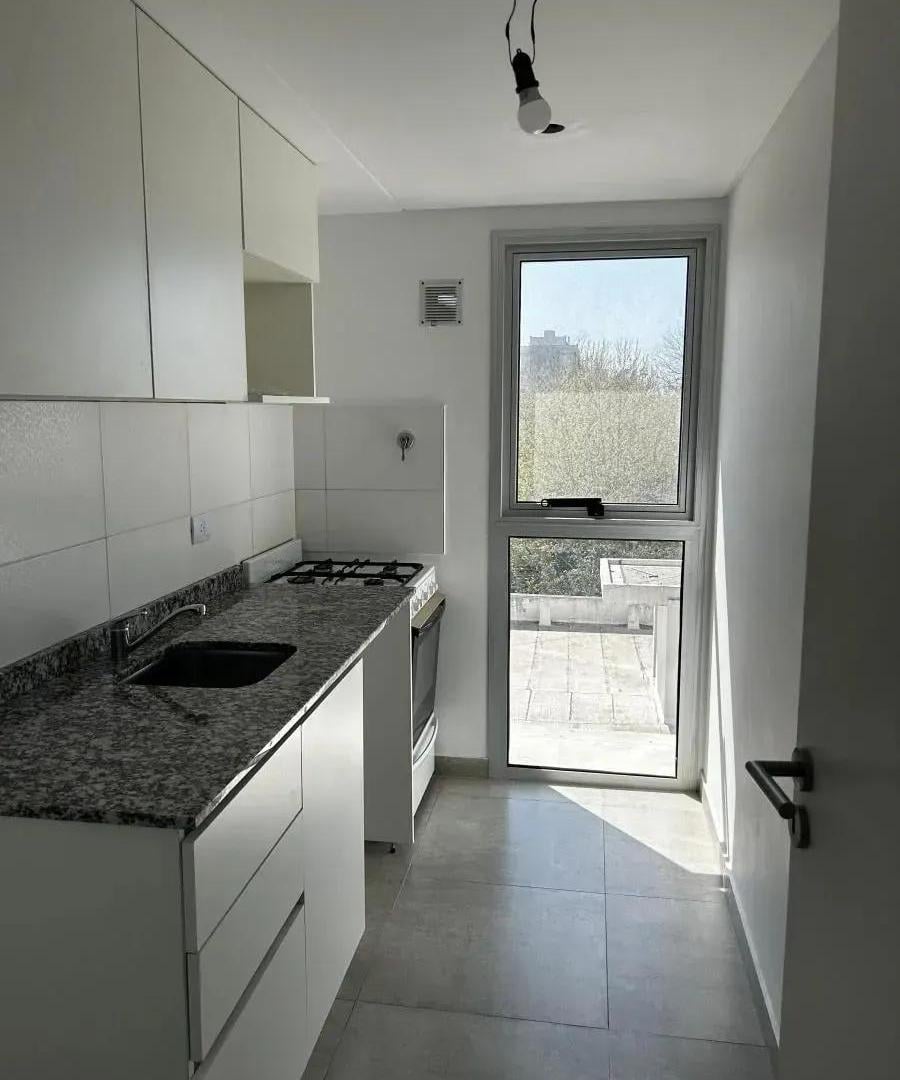 Foto de ALQUILER Y VENTA DEPARTAMENTO DE CATEGORIA 2 AMBIENTES CON COCHERA, imagen 4