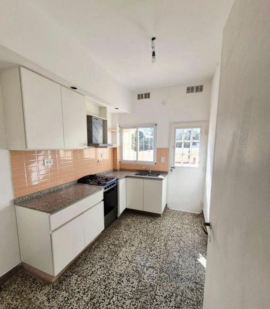 Foto de ALQUILER PH 3 AMBIENTES AL FRENTE CON BALCÓN Y TERRAZA PROPIA – MORÓN, imagen 4