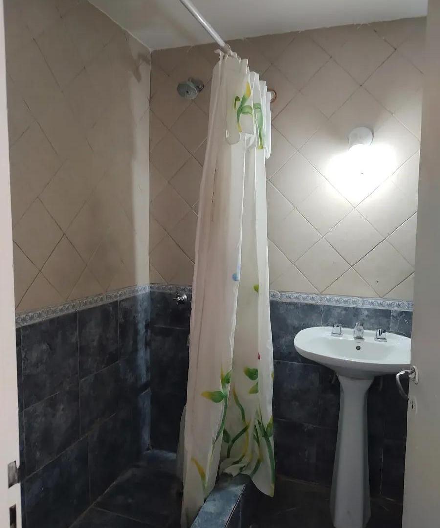 Foto de ALQUILER | DÚPLEX 3 AMBIENTES CON JARDÍN Y COCHERA – ITUZAINGÓ NORTE, imagen 2