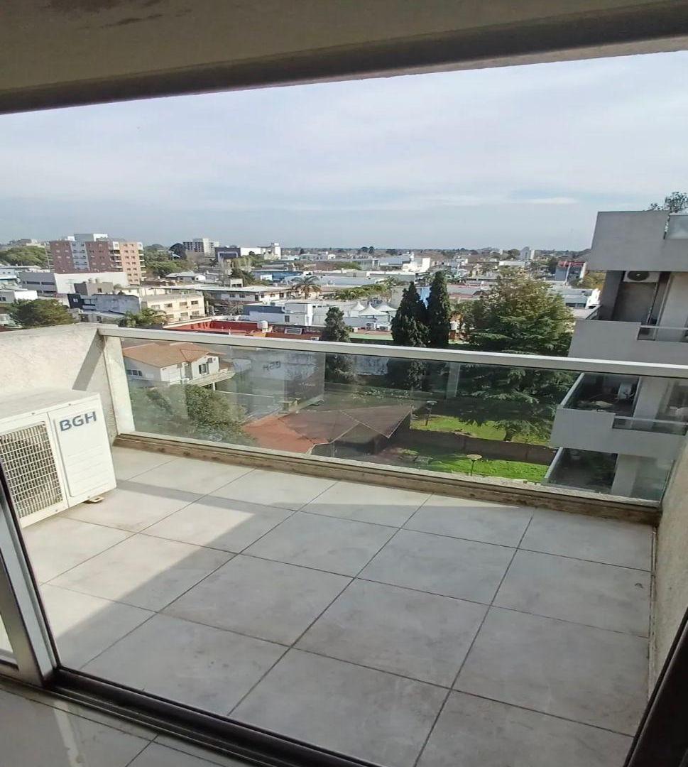 Foto de Exclusivo alquiler de 3 Ambientes en edificio de Categoría - Ituzaingó, imagen 2