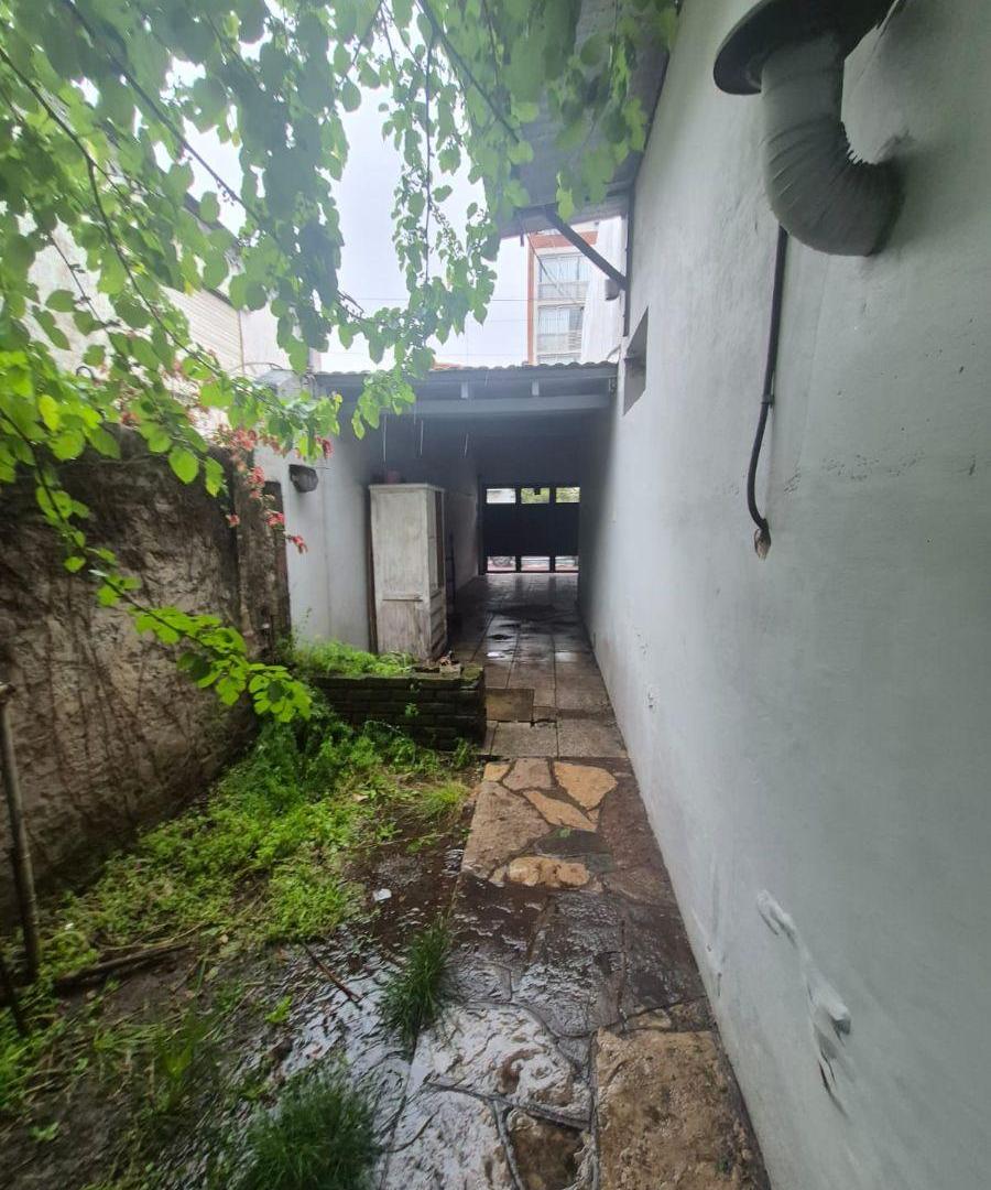Foto de Dúplex de 3 ambientes en Alquiler - Castelar Centro con Patio y cochera, imagen 3