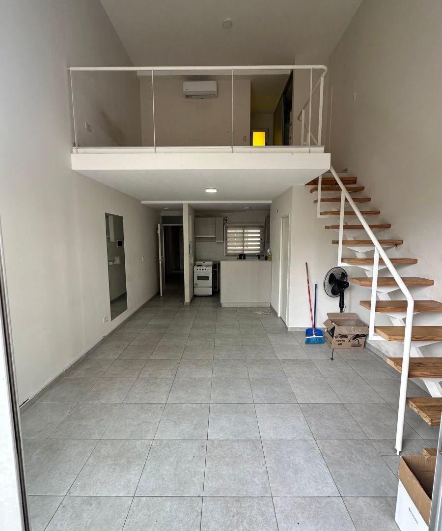 Foto de Alquiler Loft 2 Ambientes con Balcón y Cochera en Morón, imagen 1