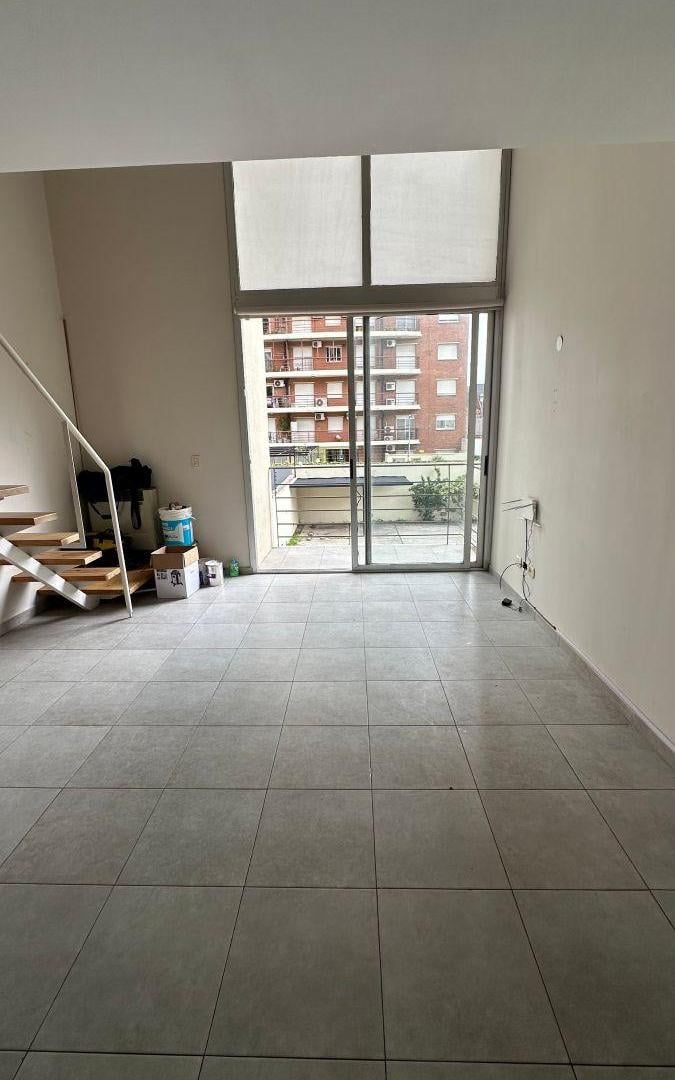 Foto de Alquiler Loft 2 Ambientes con Balcón y Cochera en Morón, imagen 2