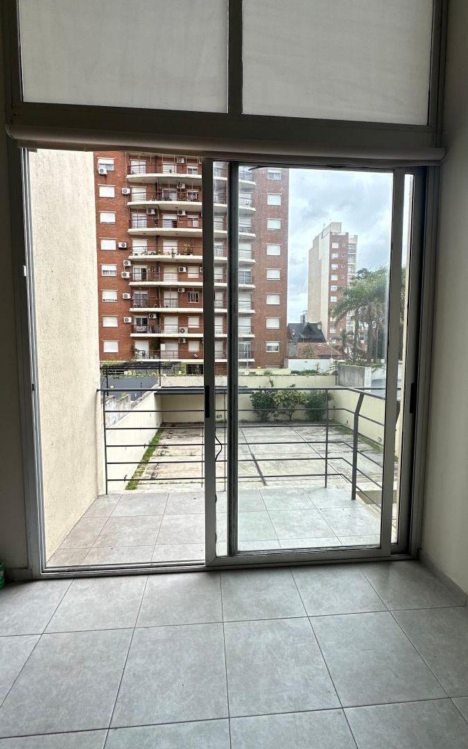 Foto de Alquiler Loft 2 Ambientes con Balcón y Cochera en Morón, imagen 4