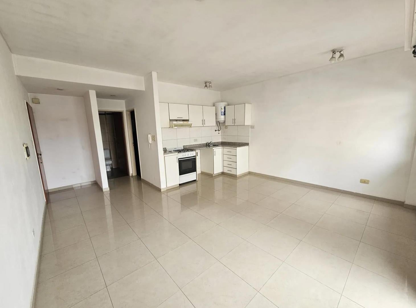 Foto de DEPARTAMENTO 2 AMBIENTES EN CONTRAFRENTE - ALQUILER MORÓN SUR, imagen 2