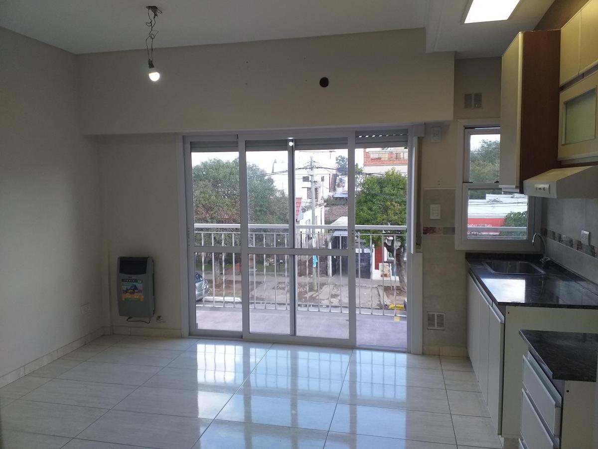 Foto de ALQUILER SEMIPISO 2 AMBIENTES CON BALCÓN Y COCHERA OPCIONAL – MORÓN, imagen 2