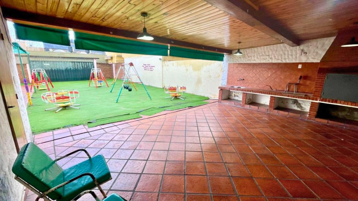 Foto de Hermosa casa de estilo en barrio Roque Saenz Peña, imagen 5
