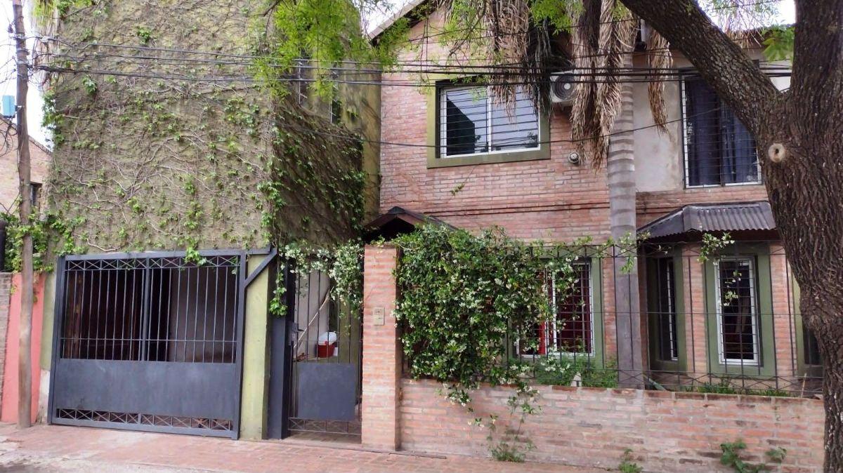 Foto de Casa de 3 dormitorios con piscina en Baigorria, imagen 1