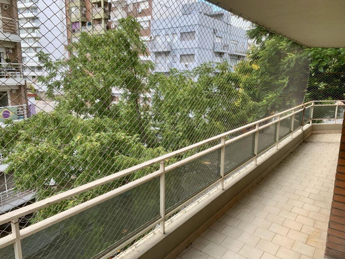 Foto de Departamento de 3 dormitorios con Cochera en Alquiler, imagen 1