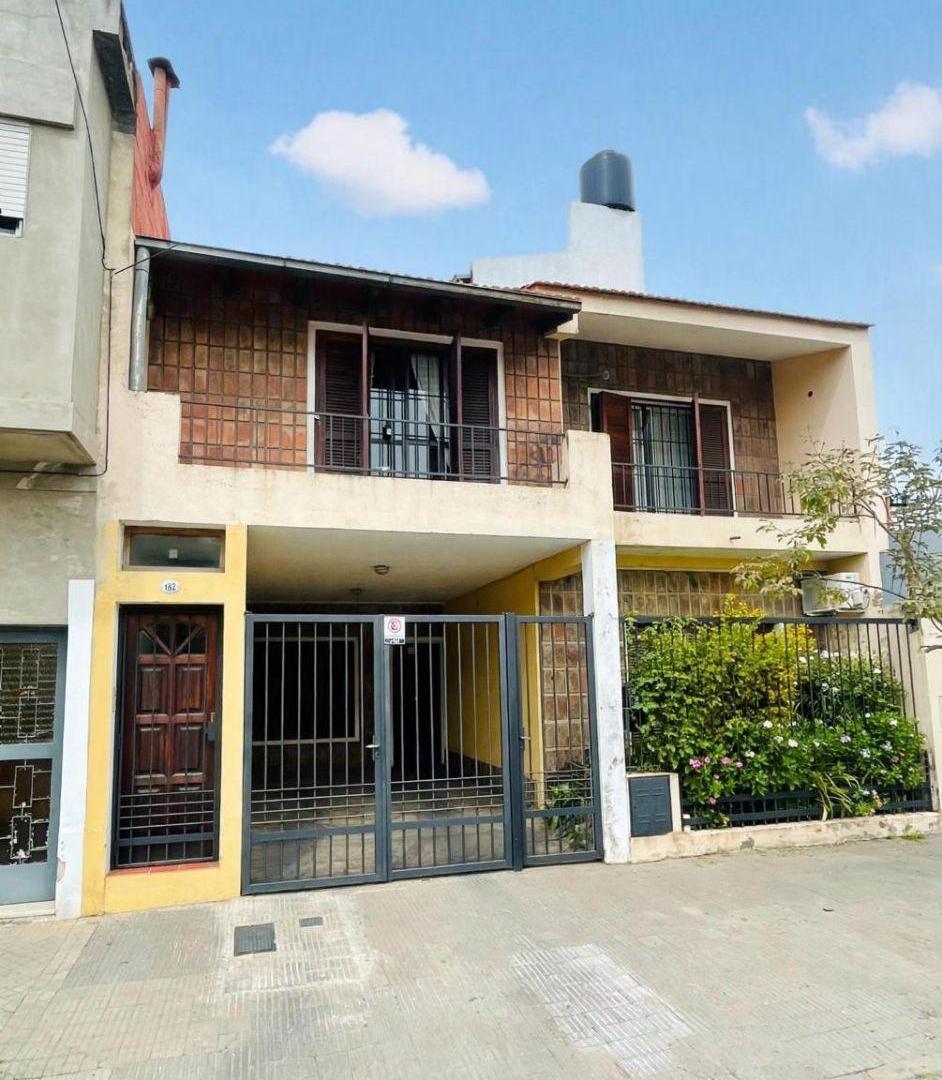 Foto de Dos casas con ingresos independientes en Venta, imagen 1