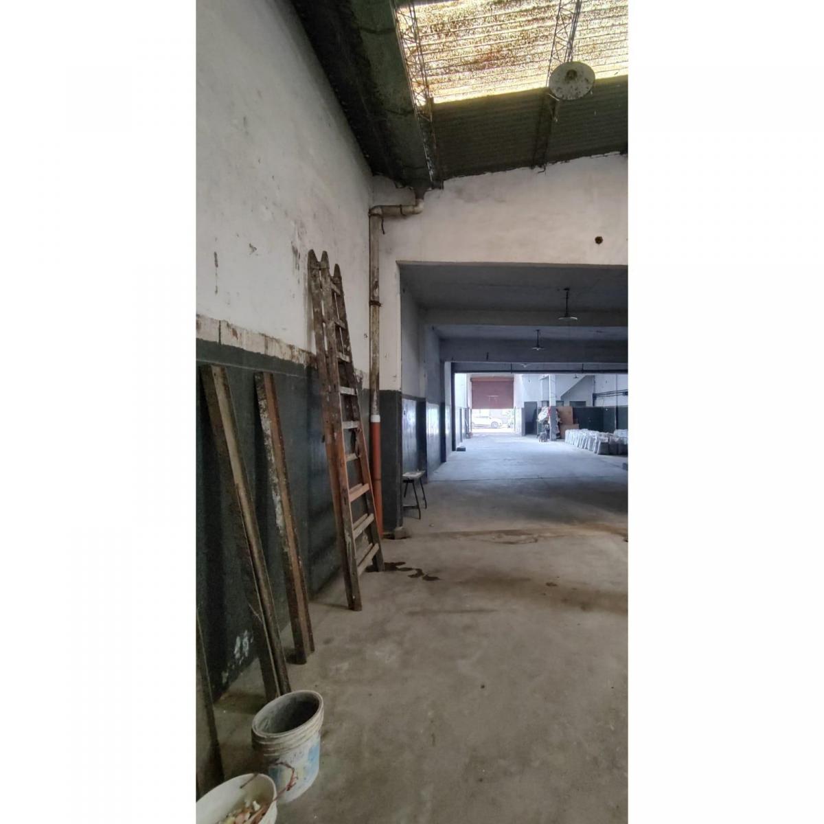 Galpón en Venta. 484 m² en 2 Plantas. Fuerza Motriz. Villa Soldati. 4