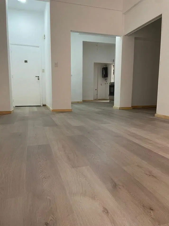 3 ambientes con 2 patios, reciclado, zona Plaza Mitre 2