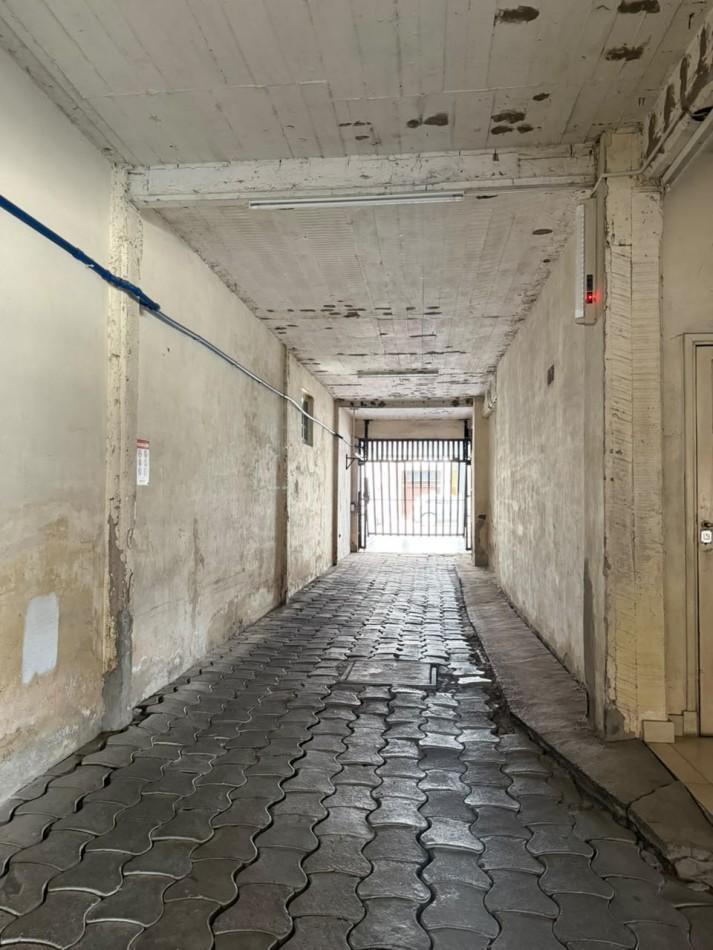 Foto de COCHERA FIJA Y CUBIERTA EN VENTA ZONA CHAUVIN, imagen 4