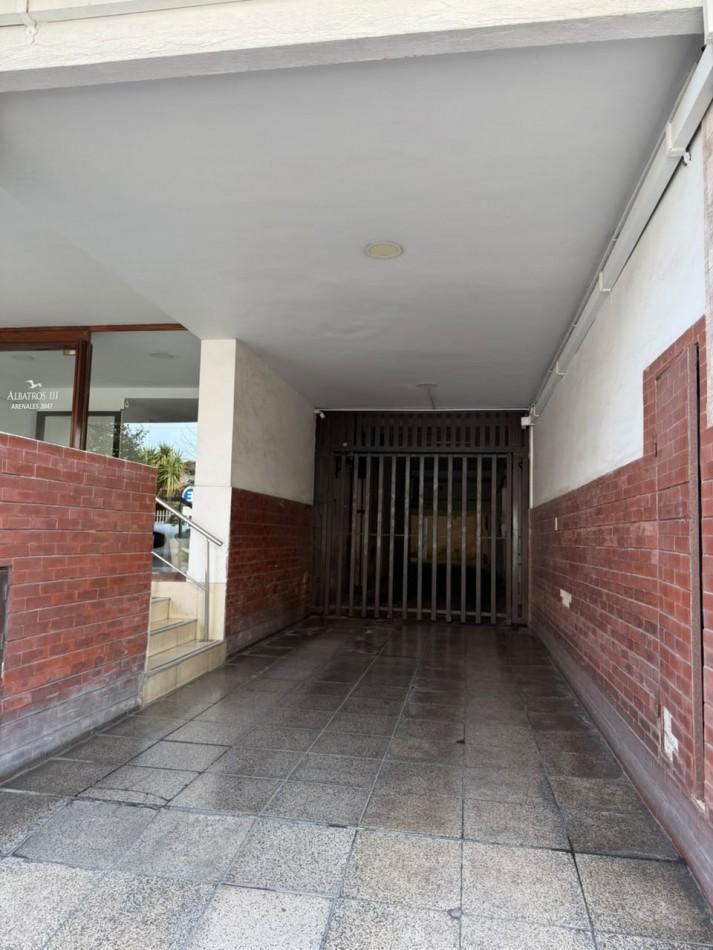 Foto de COCHERA FIJA Y CUBIERTA EN VENTA ZONA CHAUVIN, imagen 1