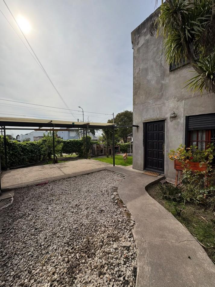Foto de Casa 4 ambientes con jardin y garaje, zona Punta Mogotes, imagen 2