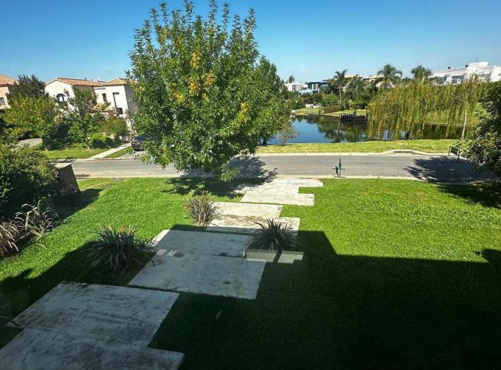 Venta Casa a La Laguna en San Benito Villanueva Tigre GV 4