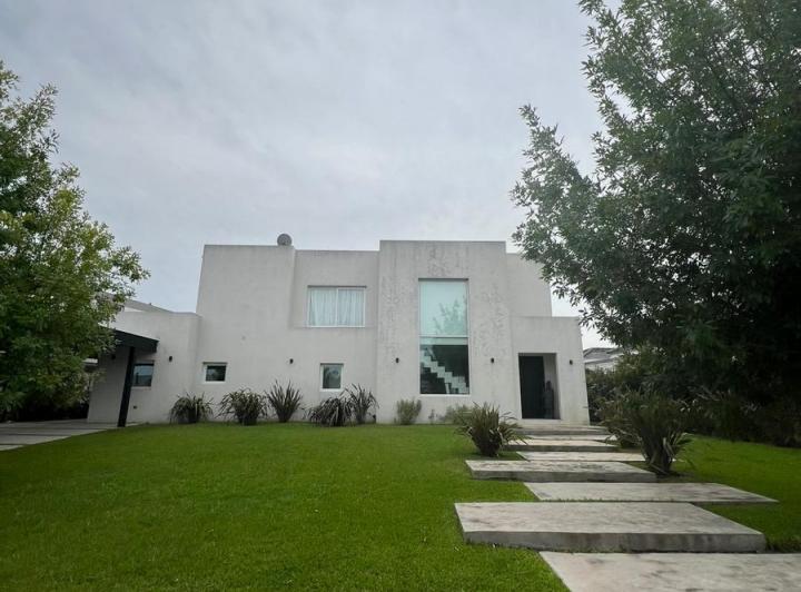 Venta Casa a La Laguna en San Benito Villanueva Tigre GV 2