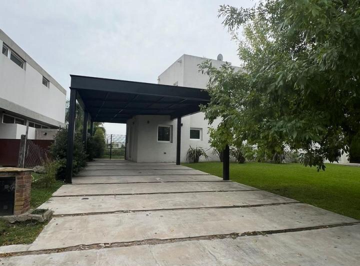 Venta Casa a La Laguna en San Benito Villanueva Tigre GV 3