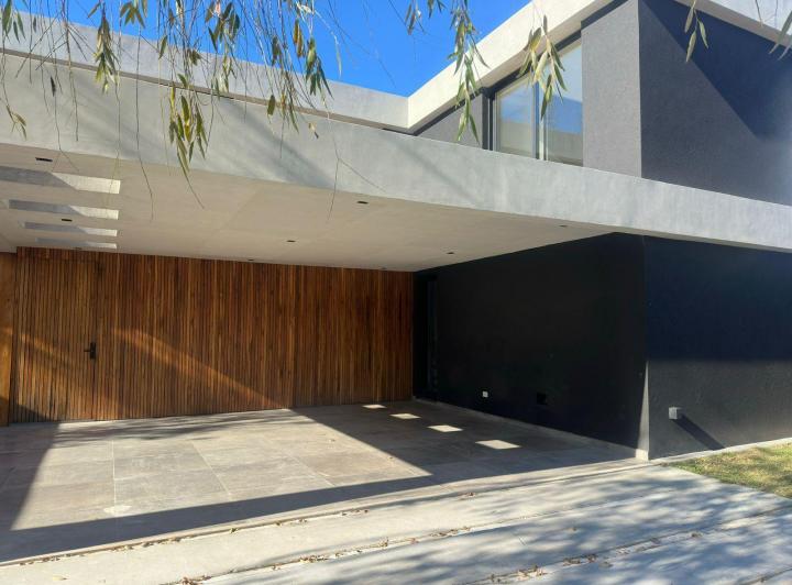 Alquiler Anual Casa a La Laguna en San Benito Villanueva Tigre 2