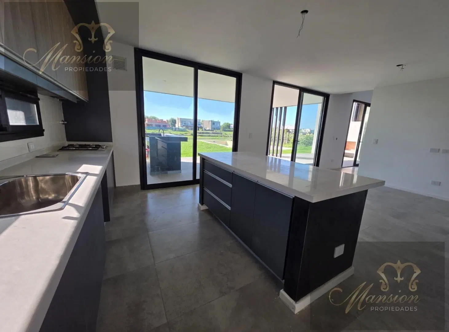 Venta Casa 5 amb. a Estrenar a La Laguna Barrio San Matias Escobar 3