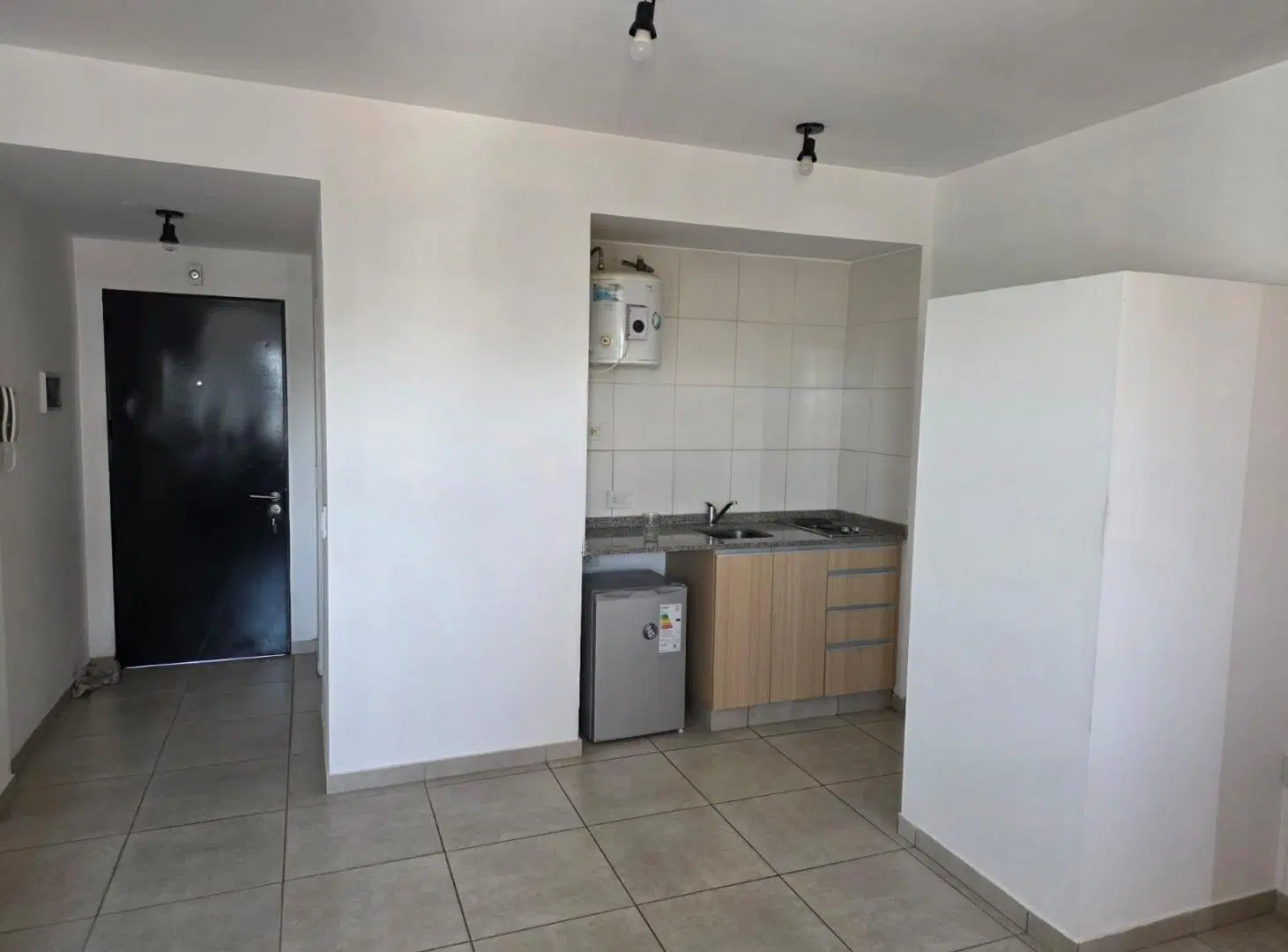 Venta Monoambiente con Balcón en Escobar Centro 4