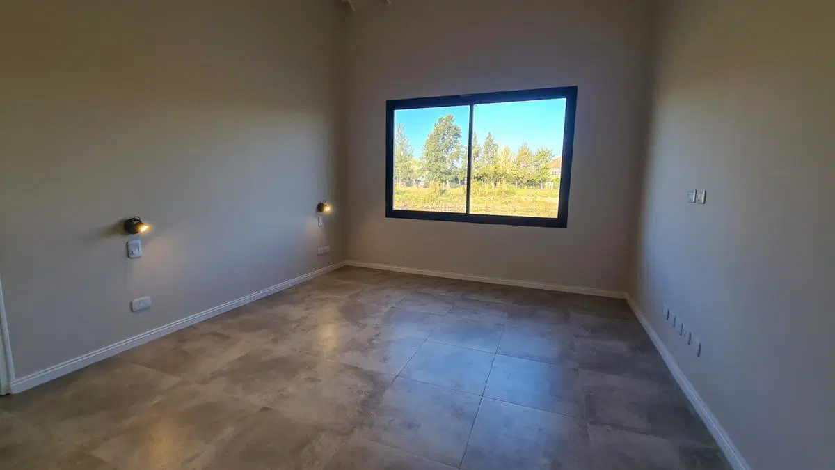 Venta Casa 5 amb.  al río barrio San Benito Villanueva Tigre 4