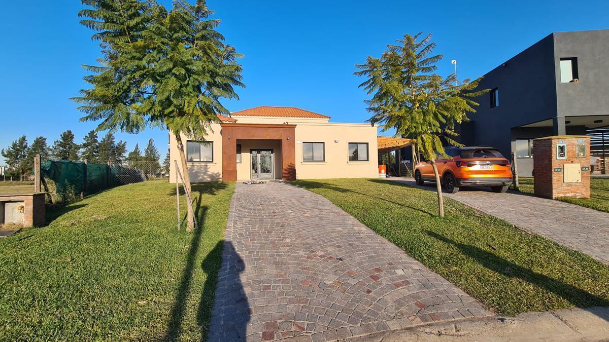 Venta Casa 5 amb. al río barrio San Benito Villanueva Tigre